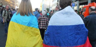 Понад половина українців удома послуговується українською мовою