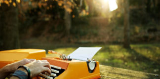 «Літературна Україна онлайн» шукає прозаїків і поетів