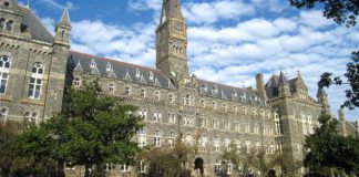 У Джоржтаунському університеті відкрили Українську книжкову поличку