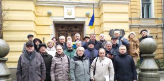 На фасаді Будинку письменників установили меморіальну дошку