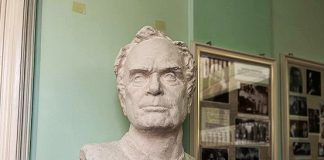 У коломийському музеї з’явився барельєф Дмитра Павличка