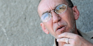 Євген Нахлік. «Family name» Олександра Ірванця: фривольний тон, іронія та чорний гумор