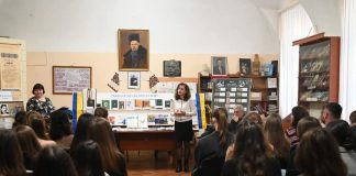 Шевченко без кордонів: студенти УжНУ презентували переклади Кобзаря