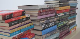 У лікарні Дніпра відкрили бібліотеку для військових