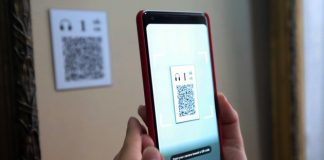 Українські аудіогіди з’явились на танкері-музеї у Баку та у Музеї природної історії в Люксембурзі