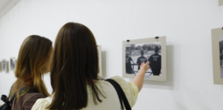 У Вінниці відкрилася виставка світлин з акцій-нагадувань про полонених та зниклих безвісти