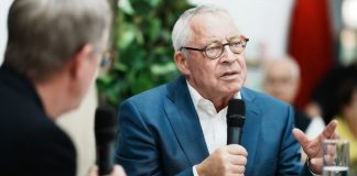 Лауреат премії миру німецьких книгарів шкодує, що не говорить українською мовою