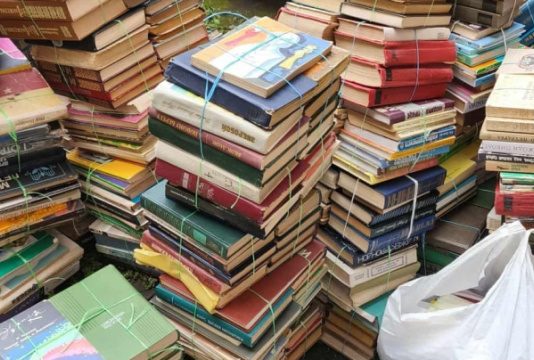 Тернополяни передали понад 1,5 тонни російської літератури на утилізацію