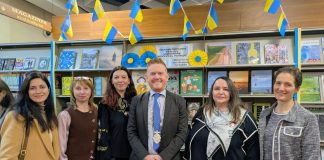В Ірландії українська книжкова поличка з’явилася в бібліотеці міста Ґолвей