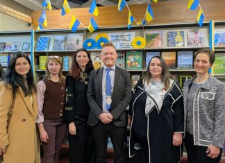 В Ірландії українська книжкова поличка з’явилася в бібліотеці міста Ґолвей